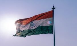 गणतंत्र दिवस पर हिंदी कविता :- नया भारत बनाना है